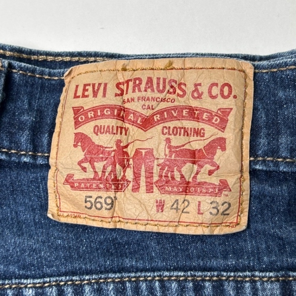 Levis Mens 569 Loose Straight Fit Denim Jeans Size 42x32 Medium Wash Blue Casual - Picture 2 of 11